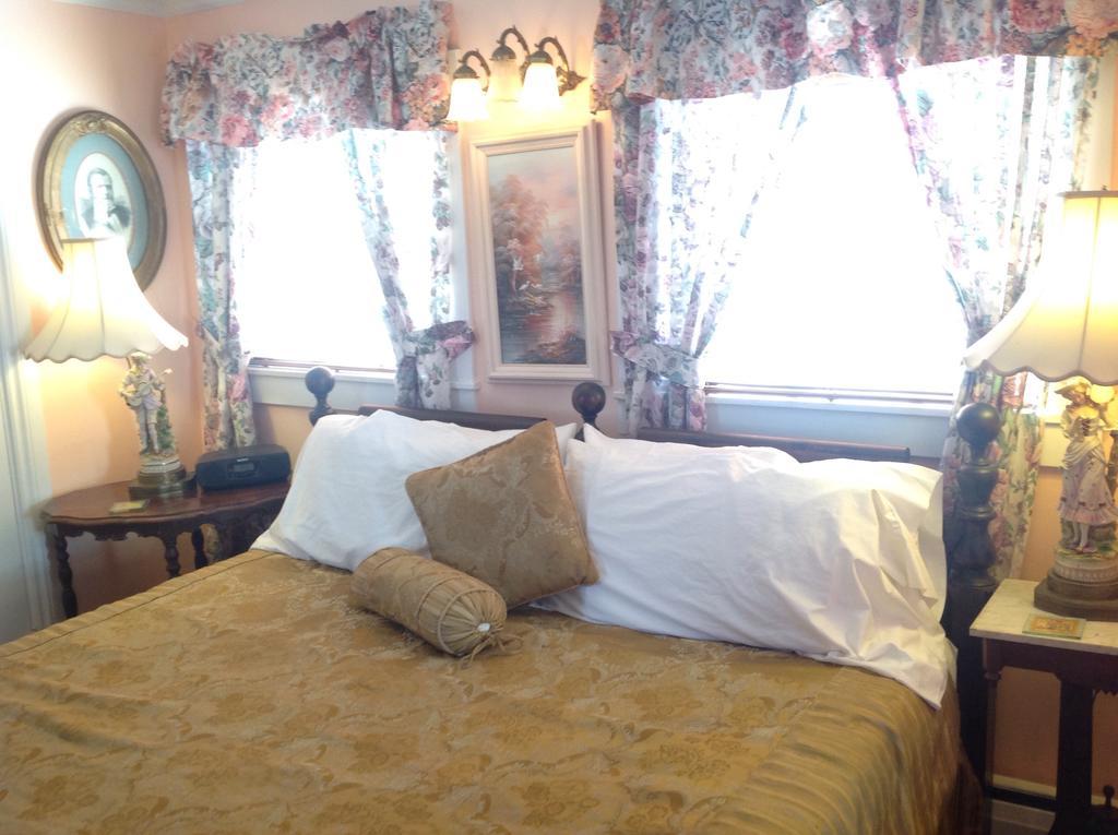 The Bradford Carver Guest House 프로빈스타운 객실 사진